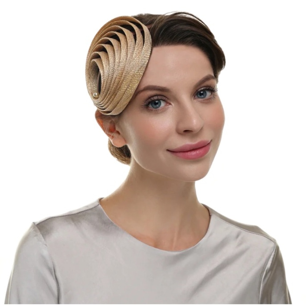 Fascinator with attached headband (soft pink)